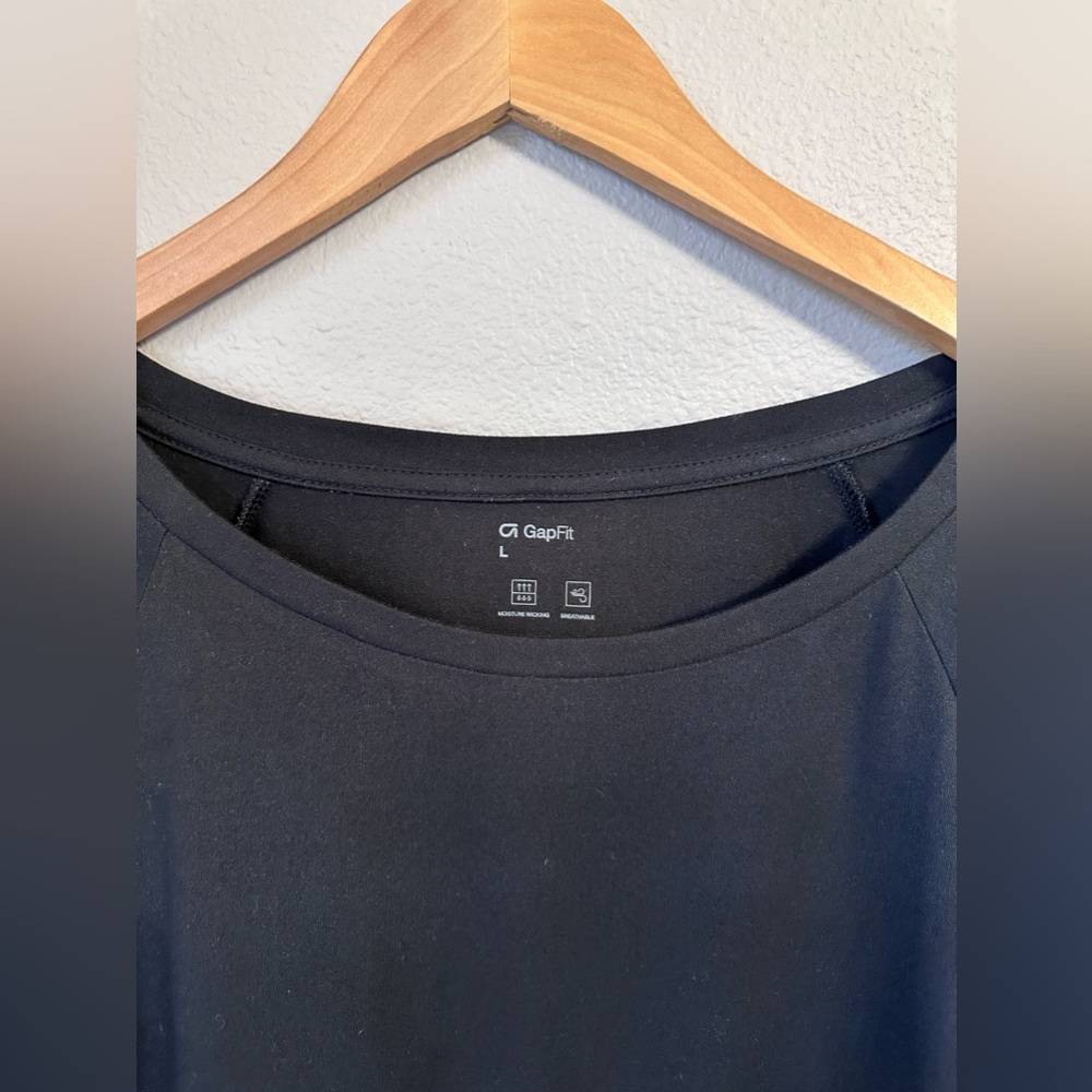 GapFit Super Soft Long sleeve Shirt - Picture 2 of 4